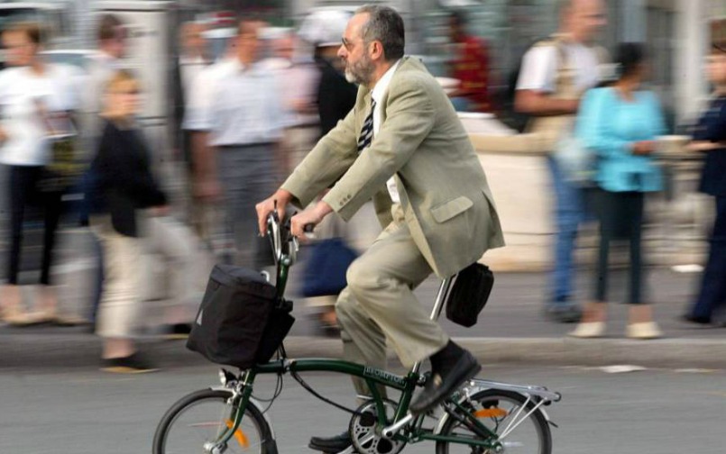Ve en bici al trabajo: los beneficios para la salud son asombrosos